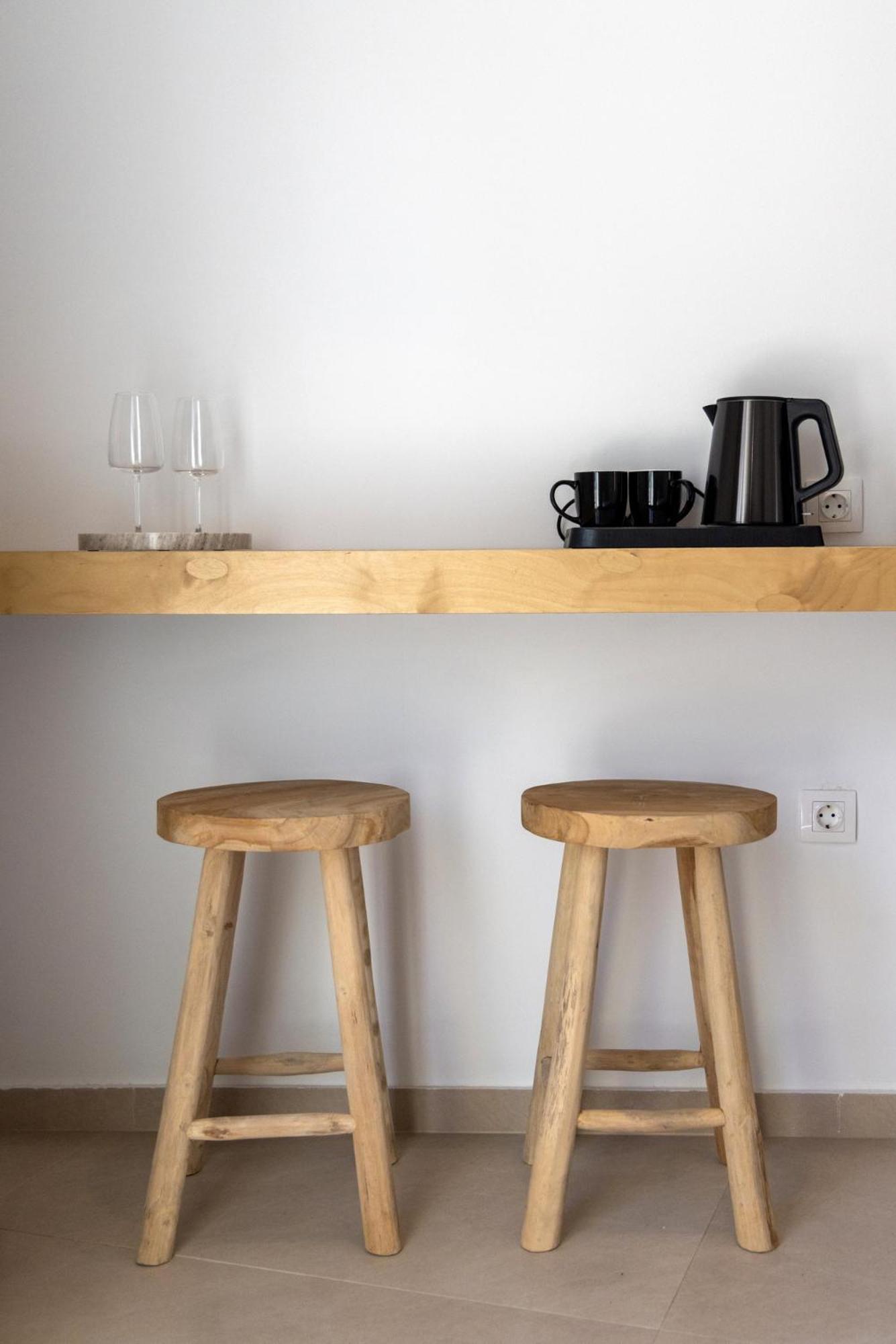 Alora Suites Tínos Værelse billede