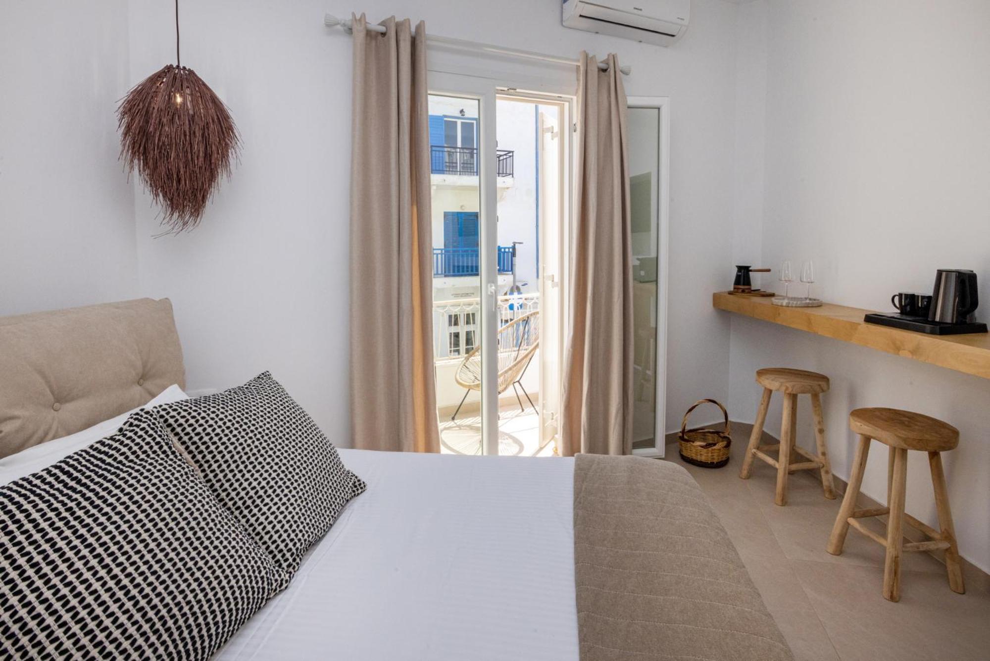 Alora Suites Tínos Værelse billede